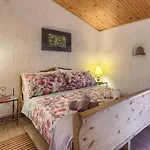 Nyaraló Toni By Interhome
